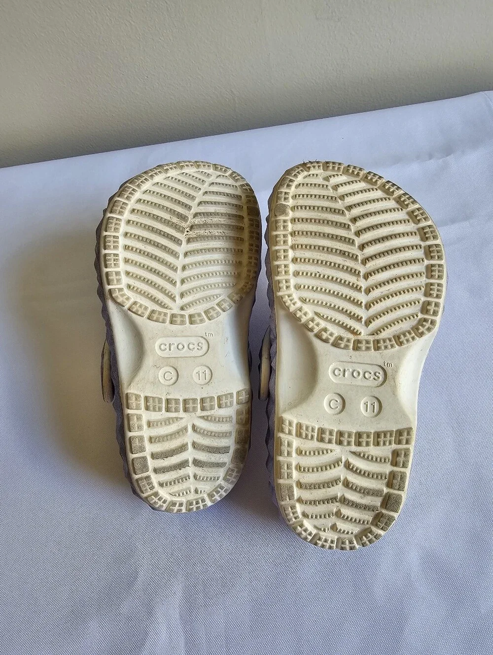 Girl's Crocs, Classic Geometric Clog - Little Kid & Big Kid  Iridescen